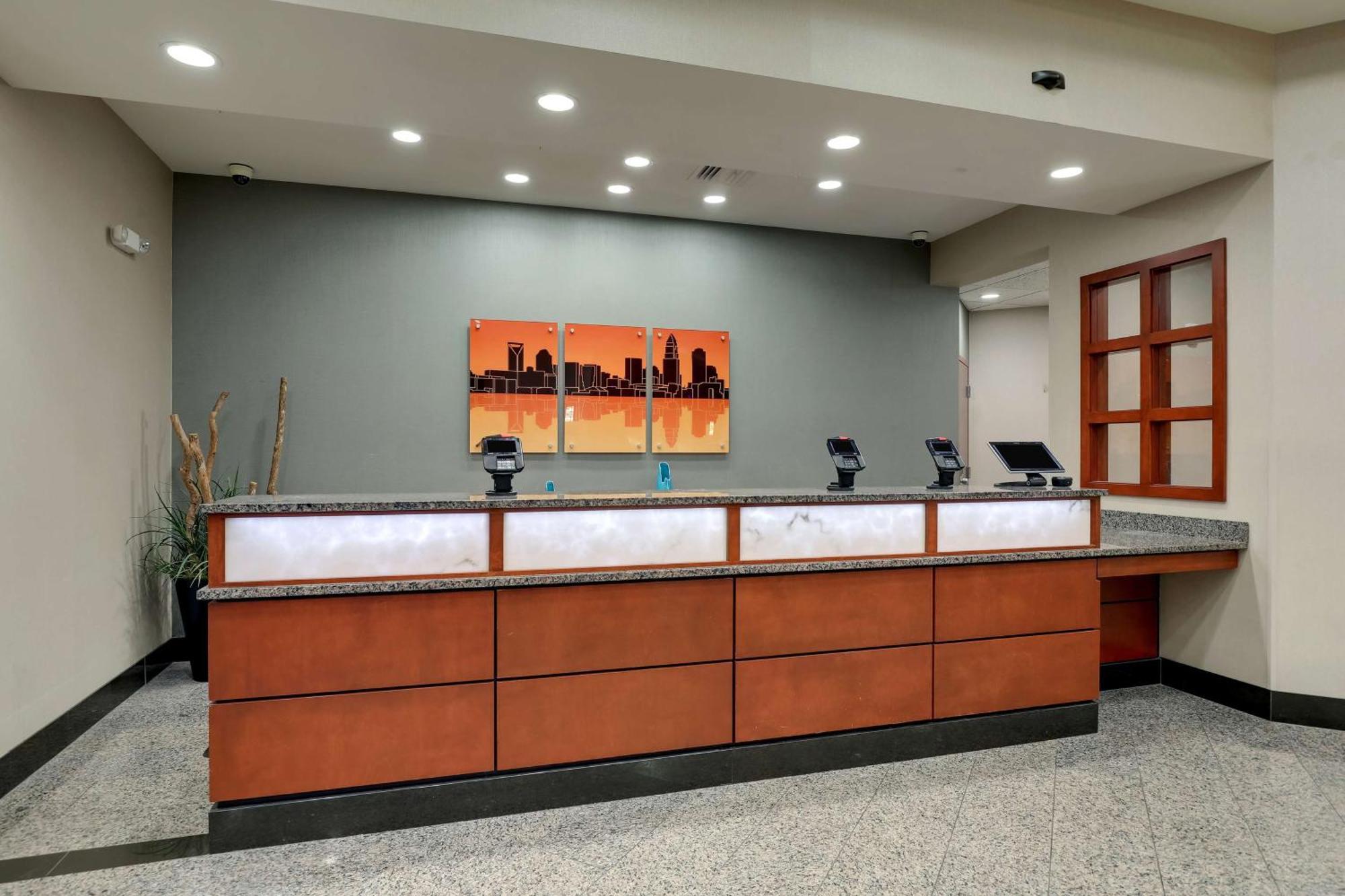 Drury Inn & Suites Charlotte Arrowood Ngoại thất bức ảnh