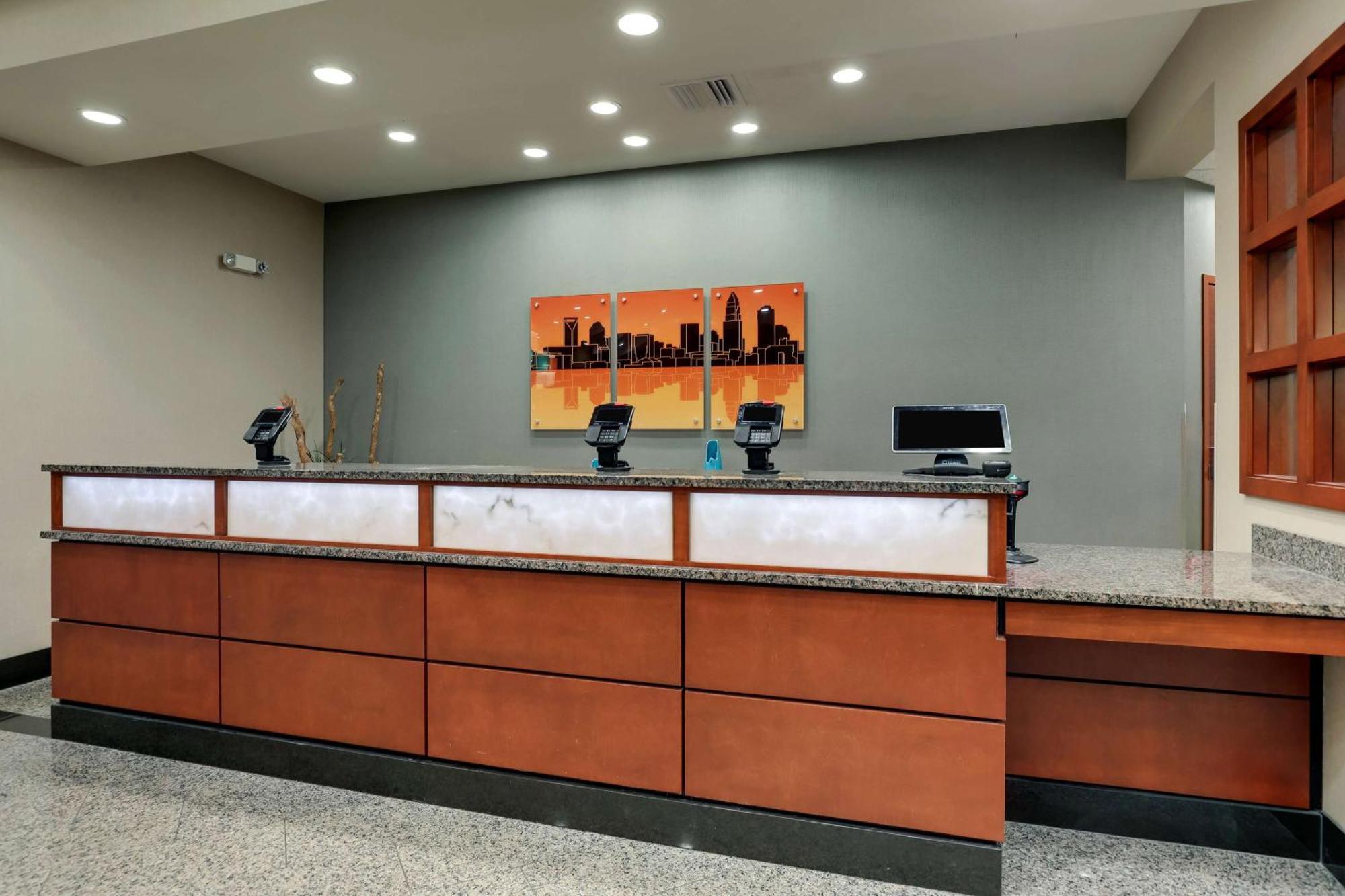 Drury Inn & Suites Charlotte Arrowood Ngoại thất bức ảnh