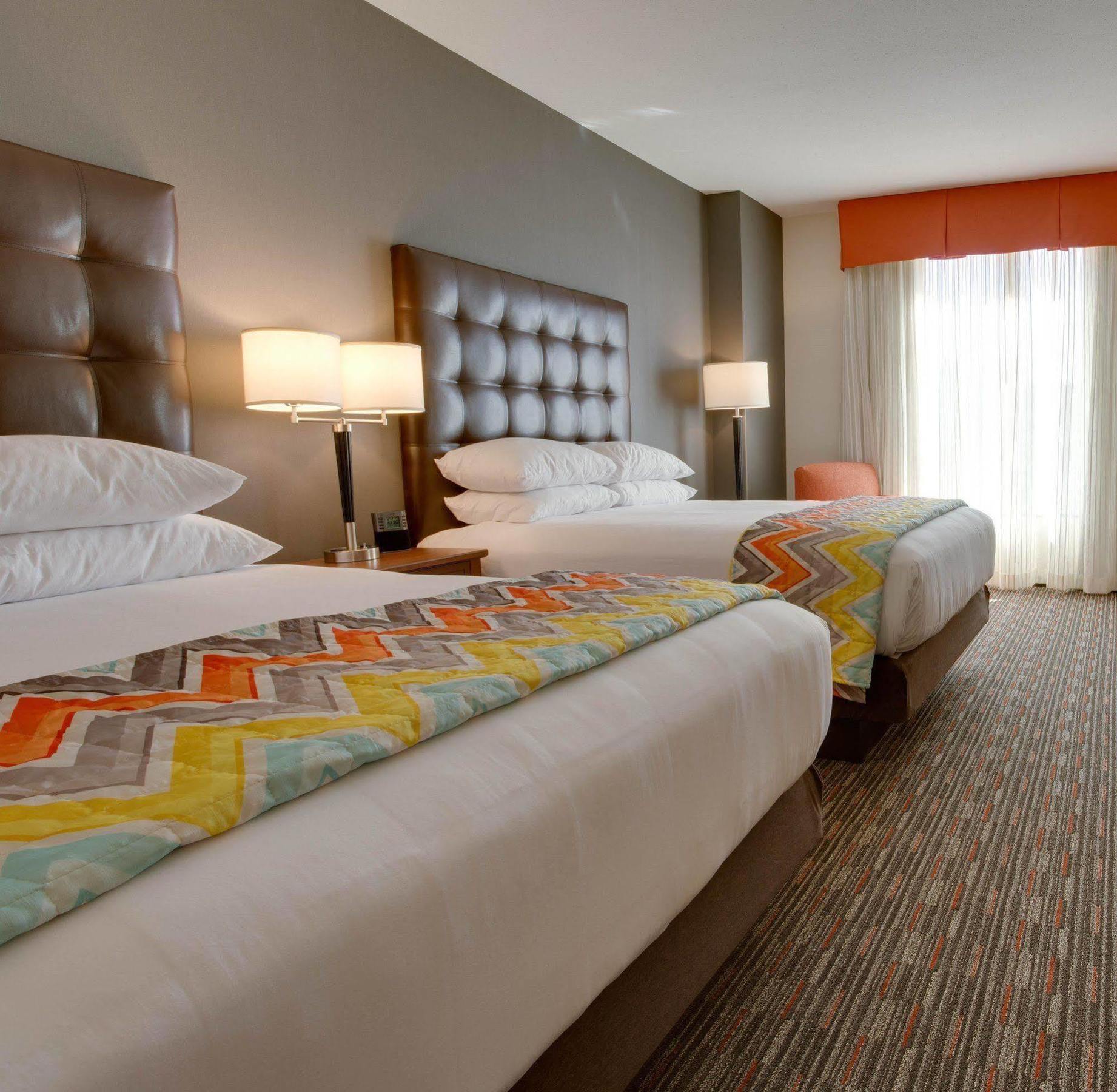 Drury Inn & Suites Charlotte Arrowood Ngoại thất bức ảnh